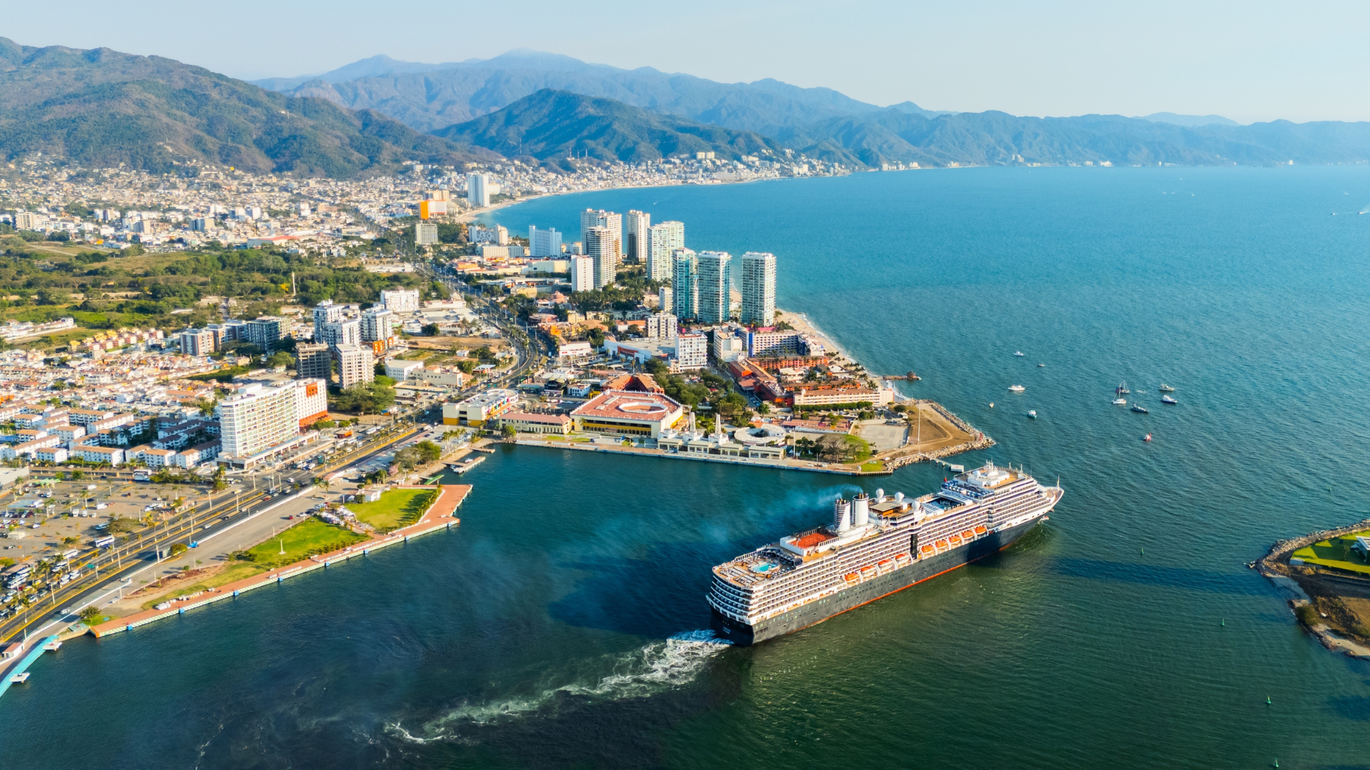 Reasons Why You Should Visit Puerto Vallarta This Year