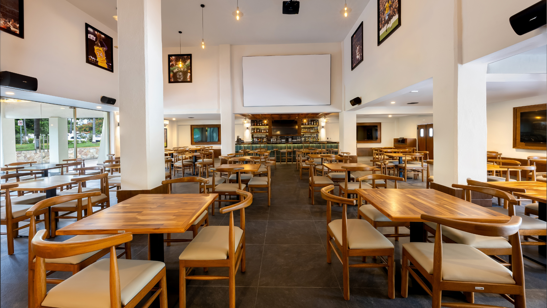 Villa Del Palmar Sport Bar