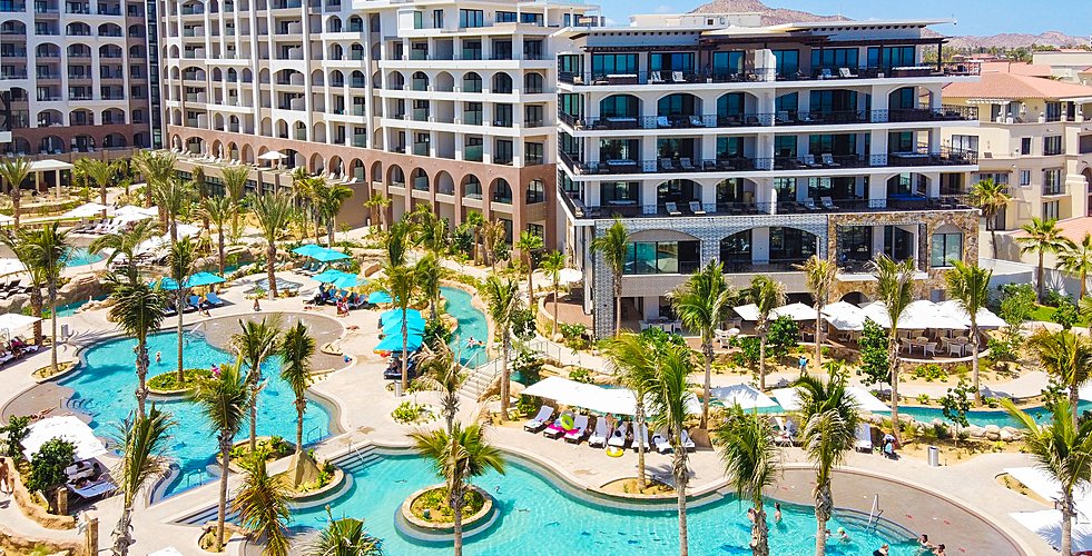 7 Reasons Villa La Valencia Is the Perfect Warm-Weather Escape This Winter