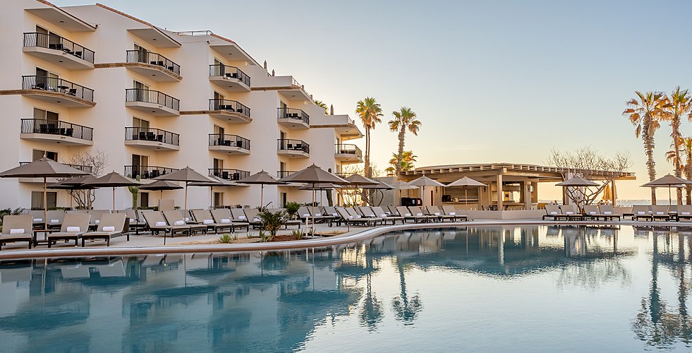A Newly Renovated Beachfront Pick for Spring Travel at Villa del Palmar Cabo