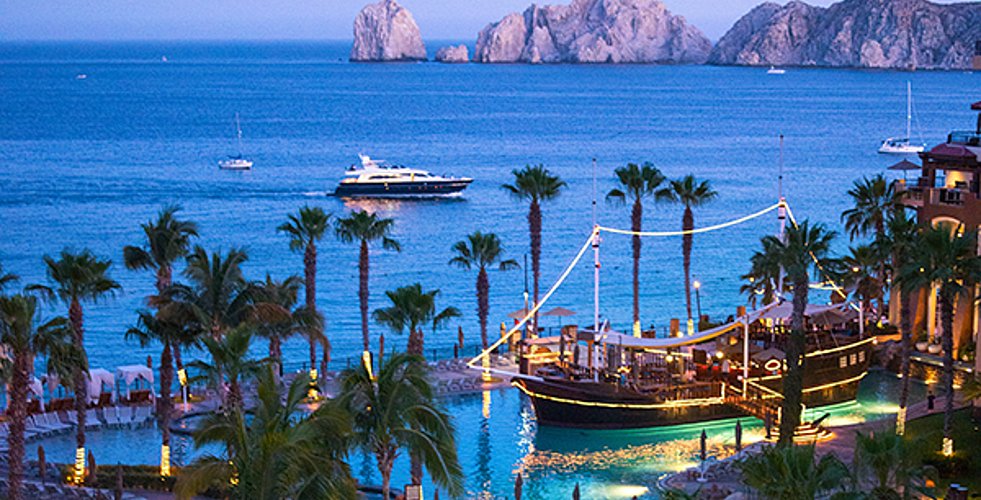 Cabo is Calling! Channel Your Inner Kardashian on a breathtaking trip to Mexico