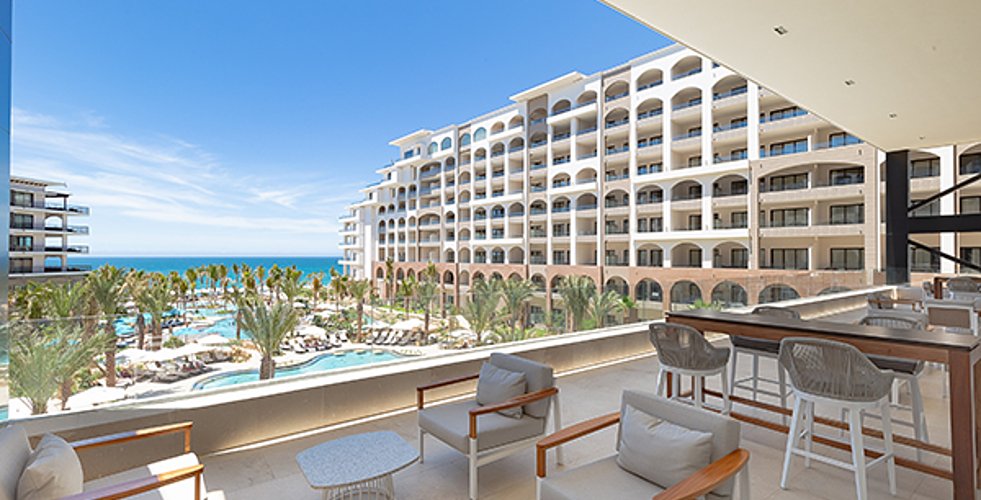 The 5 Best Luxury Resorts in Cabo, Ranked for 2023