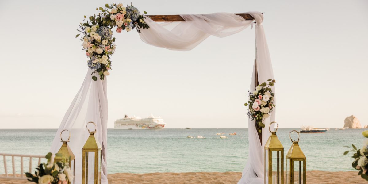 Plan your ideal wedding in Cabo San Lucas at the best all inclusive hotel