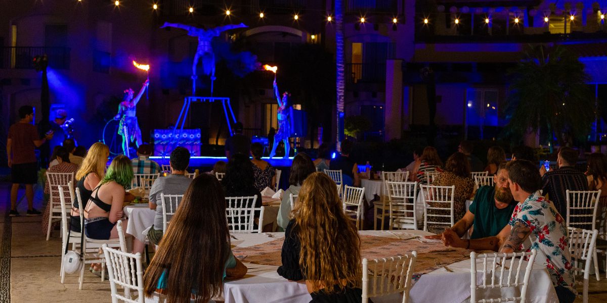 Evento nocturno que realiza Villa del Palmar Flamingos