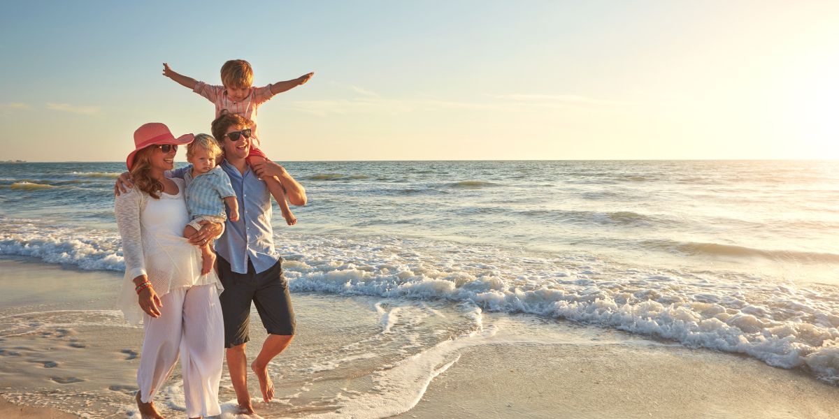 Familia disfrutando de sus vacaciones en resort todo incluido Villa del Palmar Los Cabos