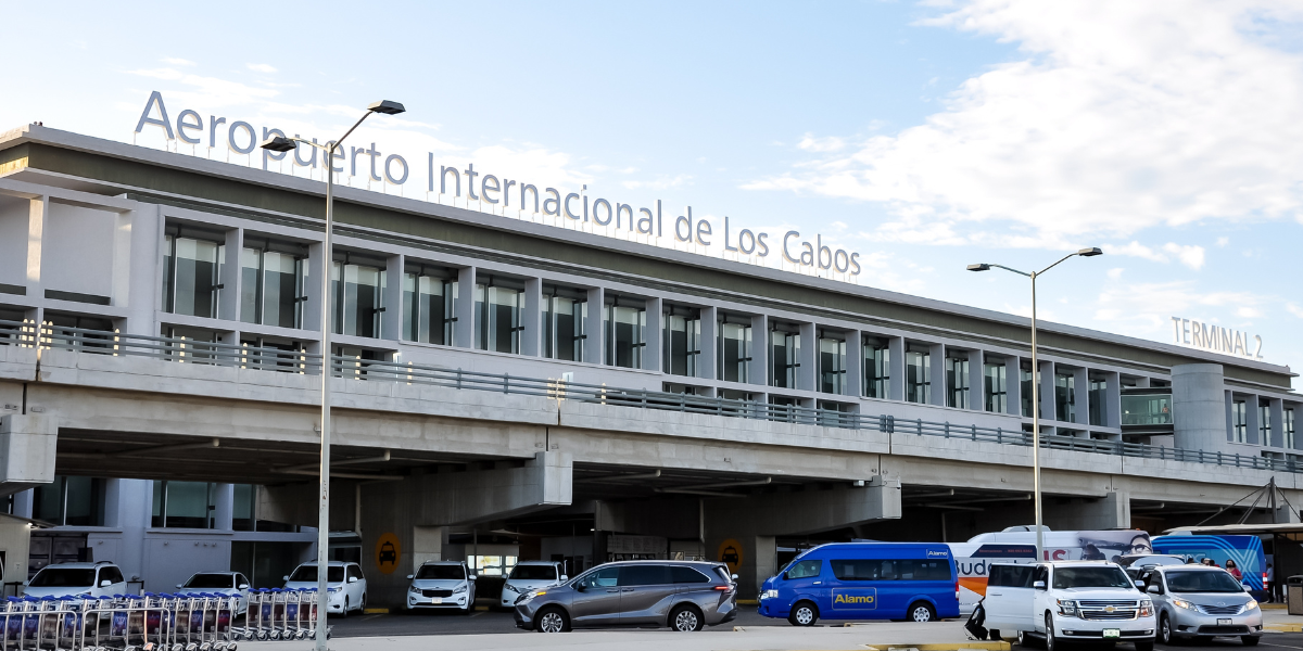 hoteles cerca del aeropuerto de cabo san lucas
