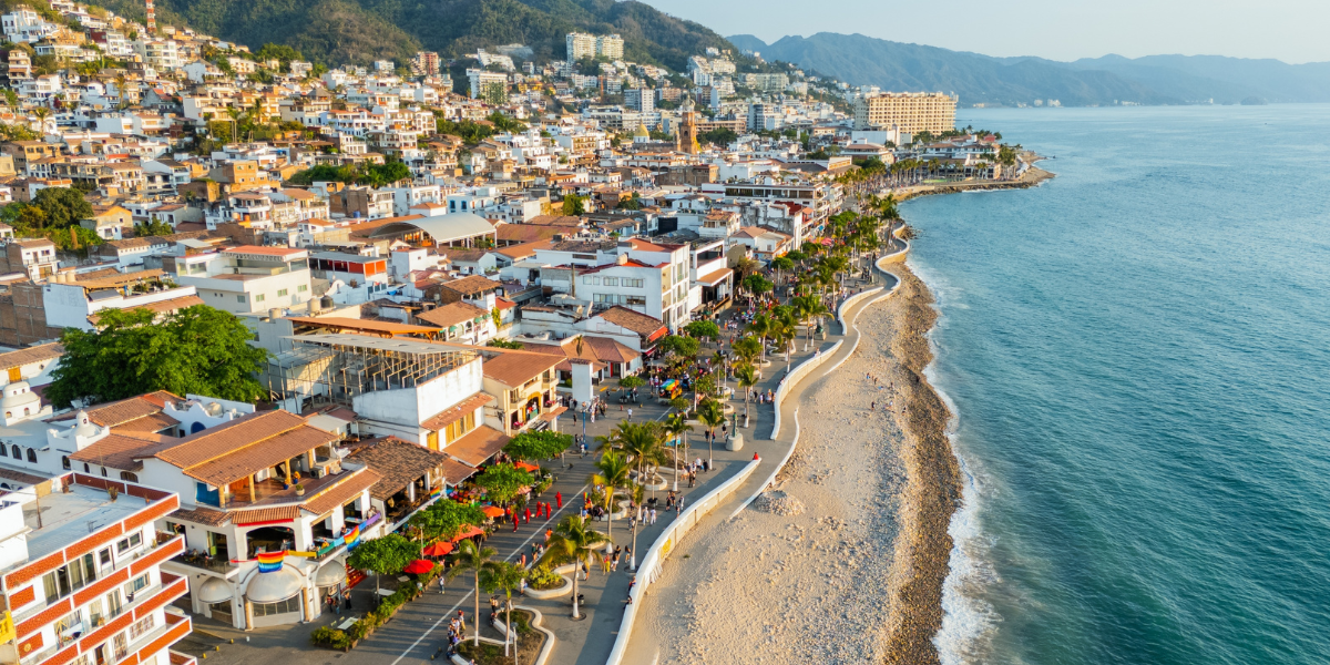 What is the weather like in Puerto Vallarta in October?