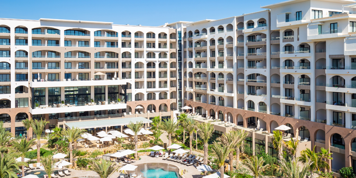 hotel todo incluido en los cabos con cenas tematicas