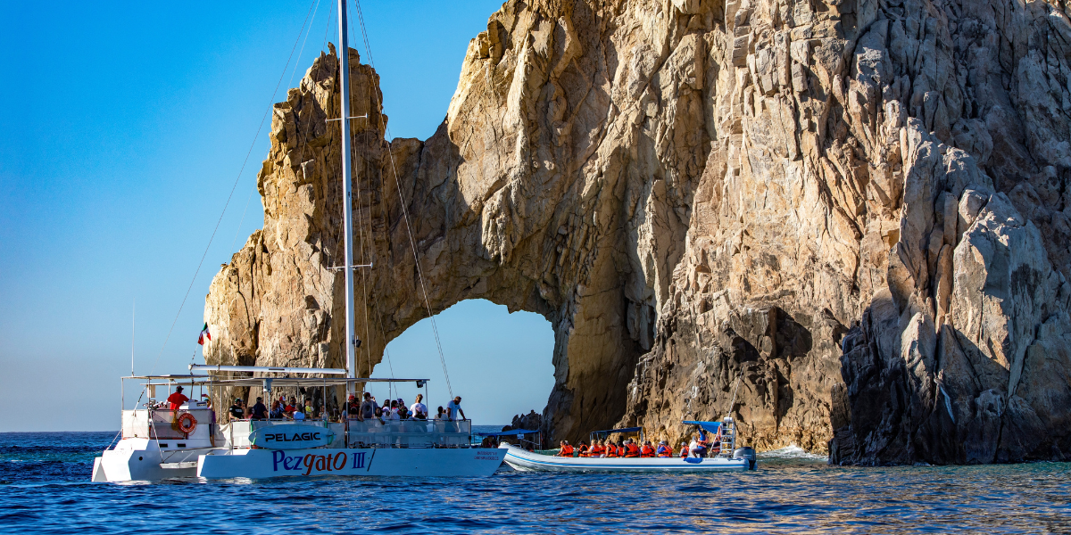 Yacht tour experience to El Arco in Cabo Mexico