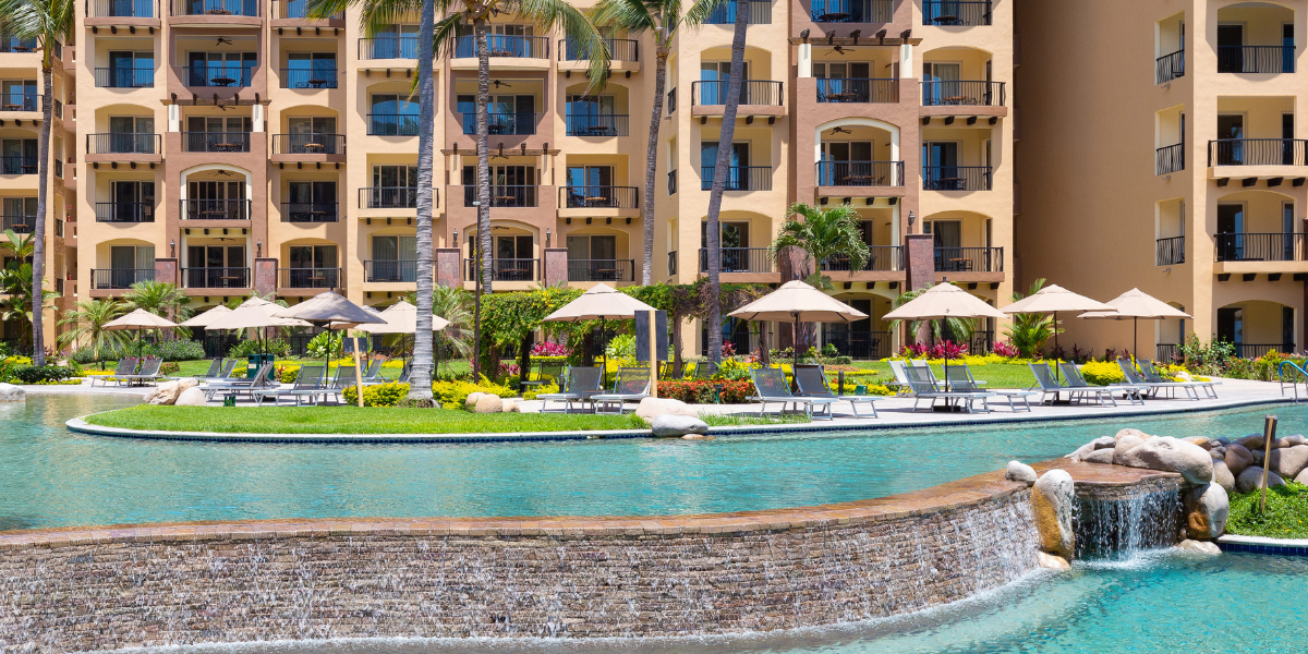 Hotel con piscina grande en Puerto Vallarta