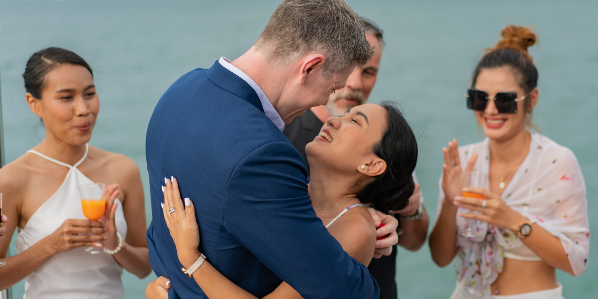 What Style Is Best for a Beach Wedding?