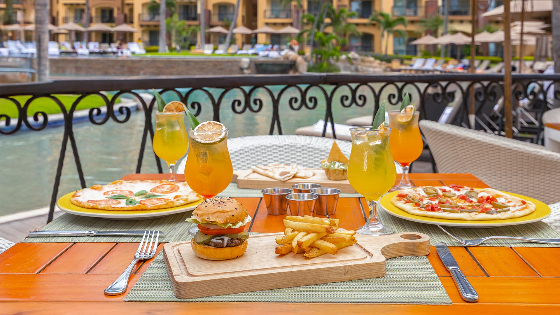 Pizza Bar Villa del Palmar Flamingos Riviera Nayarit